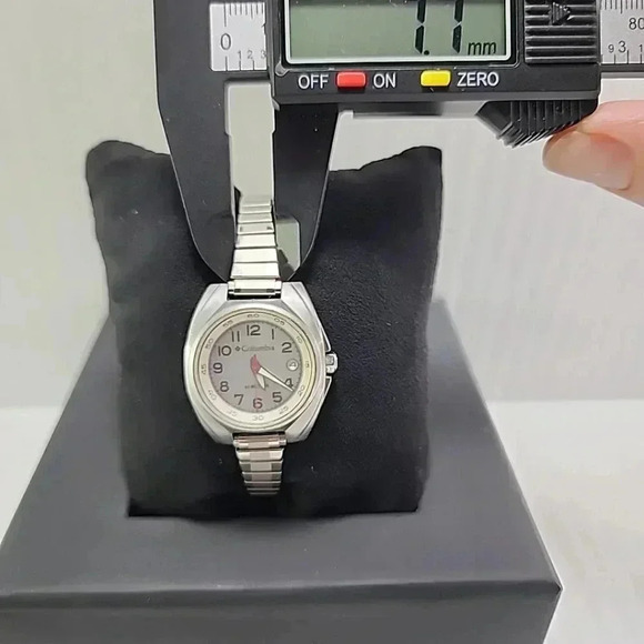 Womens Columbia Sports Watch 26mm Silver Tone Stretch Band Date 50M New Battery - Picture 6 of 14